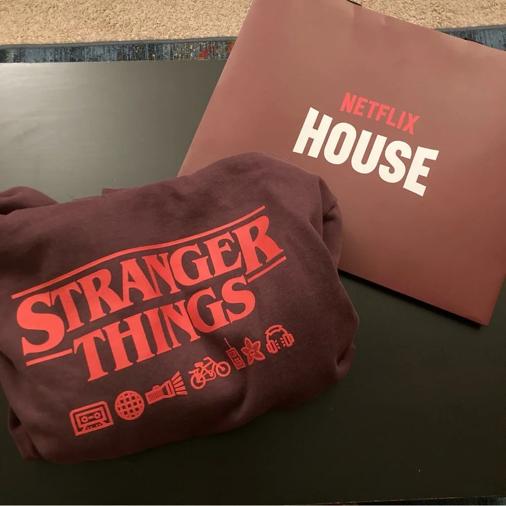 Netflix House Stranger Things Maroon Hoodie NWT - Picture 3 of 7